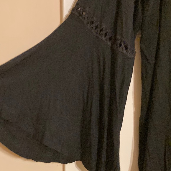 Stem & Vine black knit shirt with detailing keyhole back - Picture 3 of 5